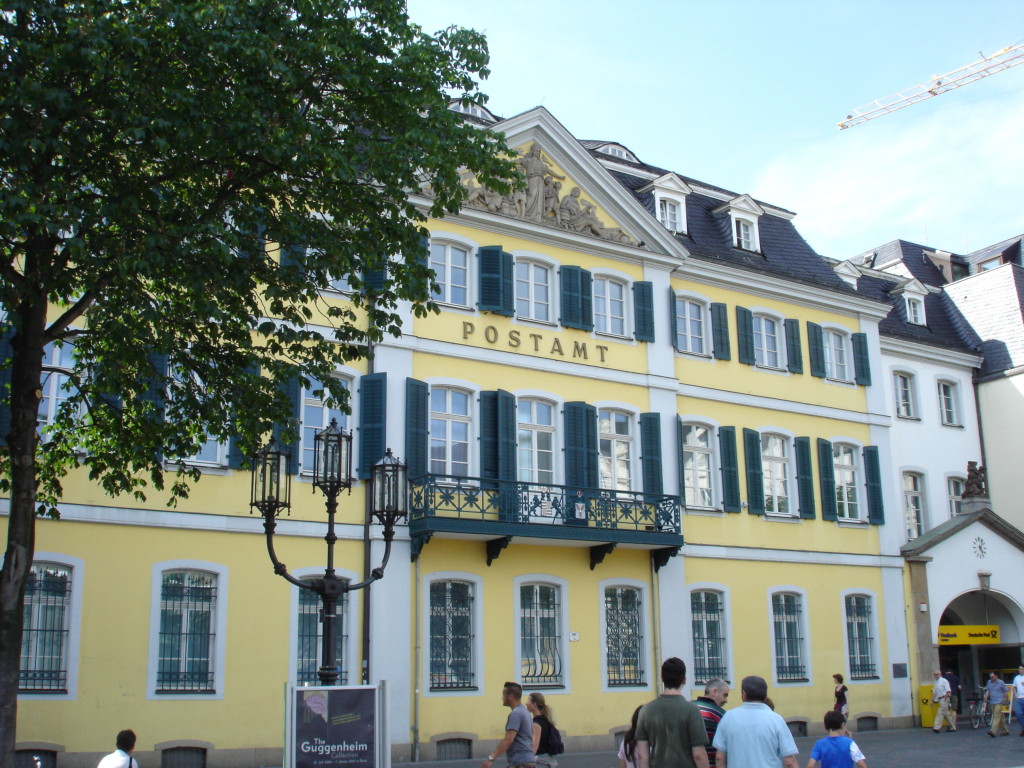 Postamt am Münsterplatz in Bonn