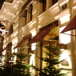 Weihnachtsflair am Hotel Sacher