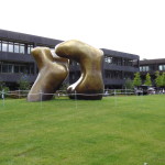 Skulptur vor dem ehemaligen Bundeskanzleramt