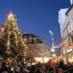 "Flying Santa", die Attraktion des Saarbrücker Weihnachtsmarktes